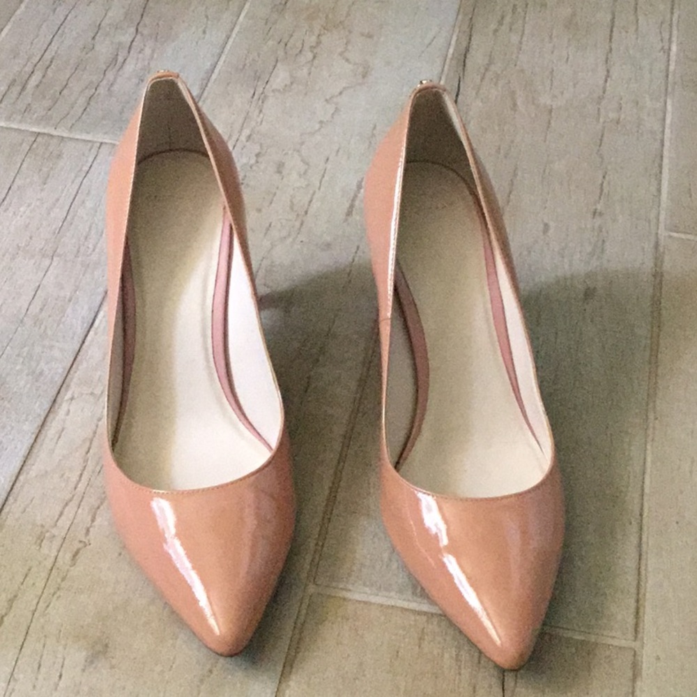 Cole Haan size 10 patent leather heel.